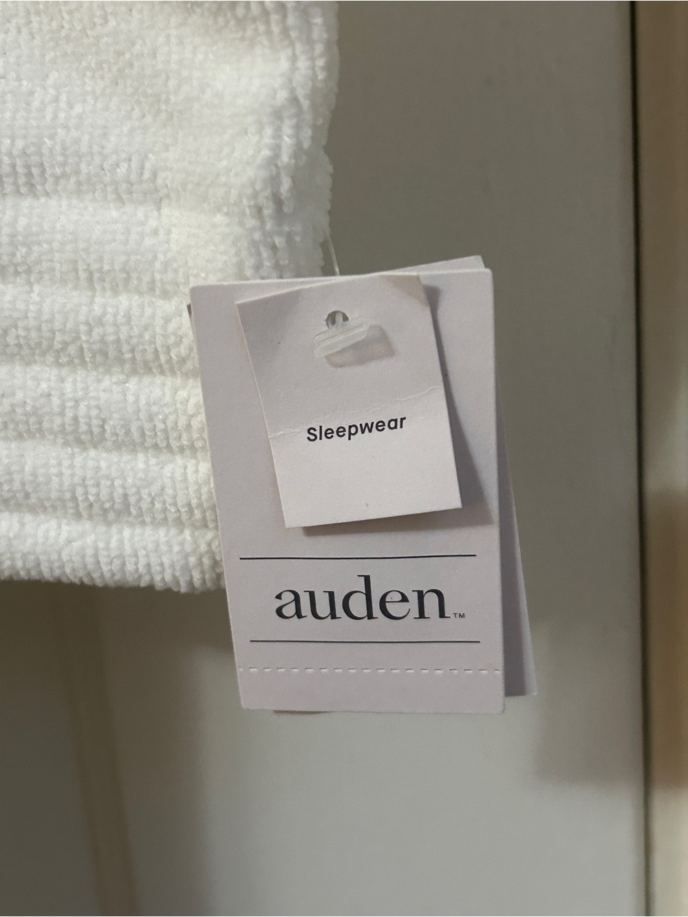NWT!! Women’s Auden White Plush Terry Shawl-Collar Bath Robe with Belt - Picture 3 of 4